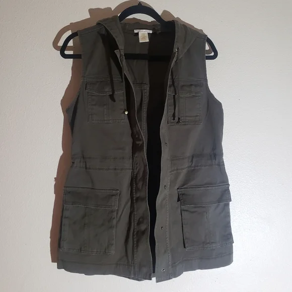 Army green sleeveless jacket best sale